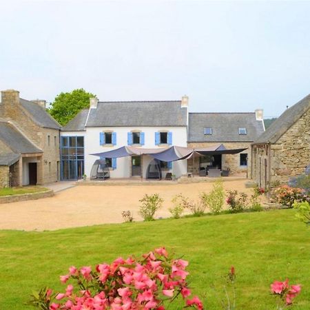 Maison Spacieuse A Plougonven Avec Jacuzzi Et Jardin Luaran gambar