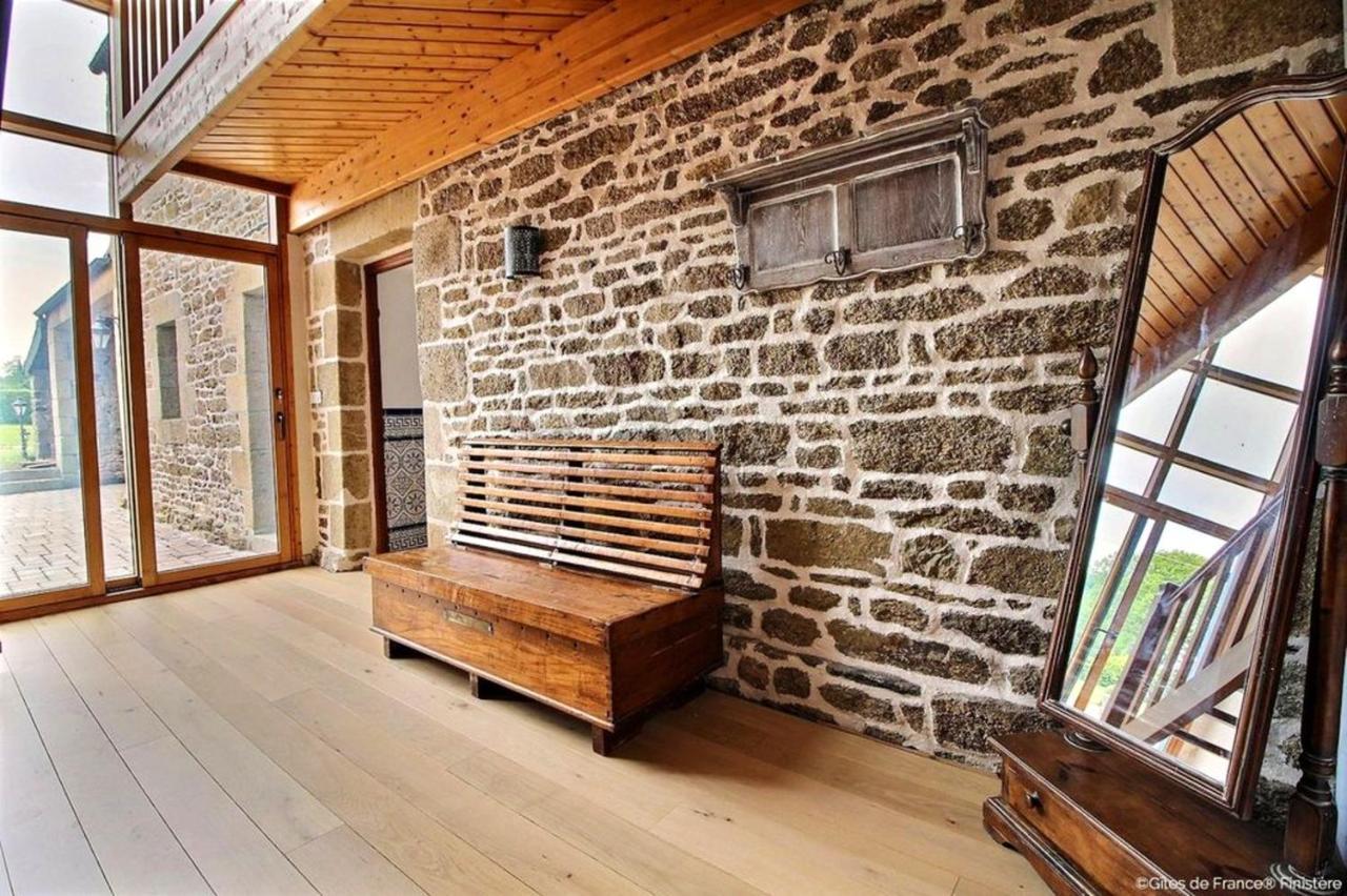 Maison Spacieuse A Plougonven Avec Jacuzzi Et Jardin Luaran gambar