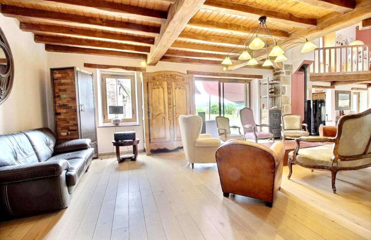 Maison Spacieuse A Plougonven Avec Jacuzzi Et Jardin Luaran gambar