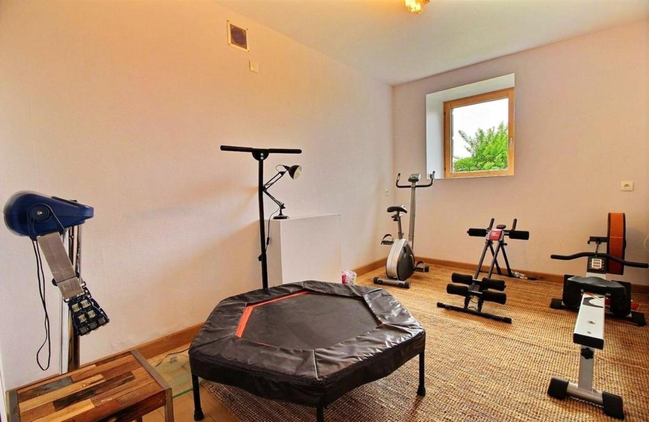 Maison Spacieuse A Plougonven Avec Jacuzzi Et Jardin Luaran gambar